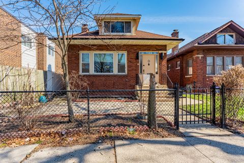 7533 N Ridge Boulevard Chicago IL 60645