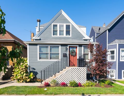 Tiny photo for 3834 N Drake Avenue, Chicago, IL 60618 (MLS # 12589594)