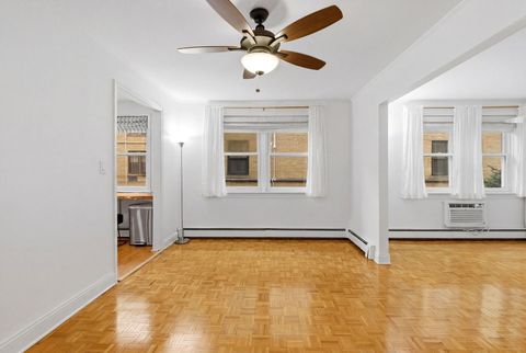 Tiny photo for 1310 Maple Avenue #2C, Evanston, IL 60201 (MLS # 12628620)