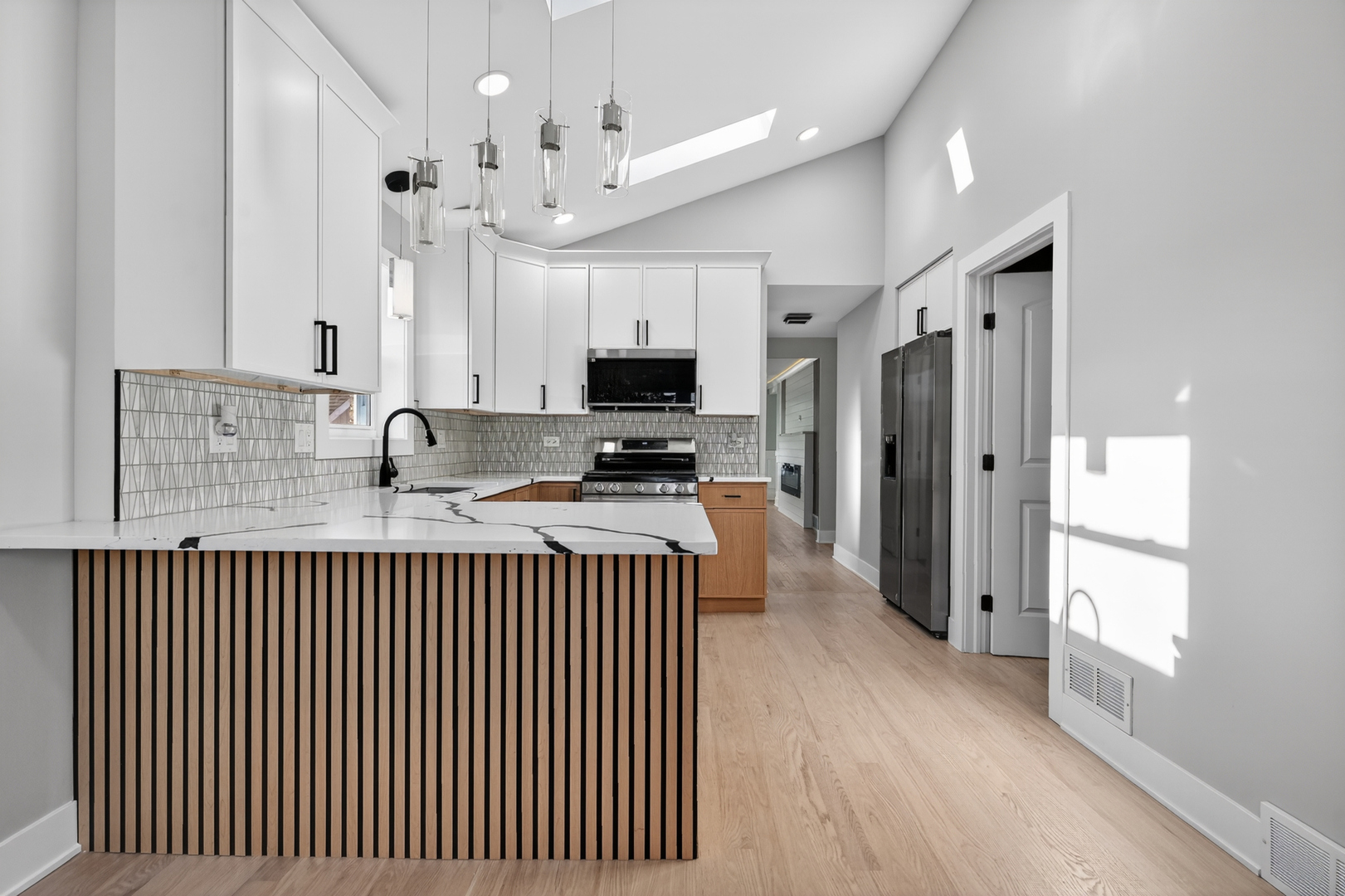 5733 W 83rd Place