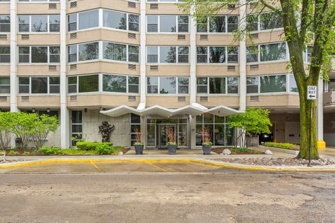 Tiny photo for 555 W Cornelia Avenue #1904, Chicago, IL 60657 (MLS # 12412542)
