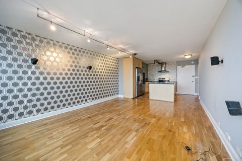 Tiny photo for 555 W Cornelia Avenue #1904, Chicago, IL 60657 (MLS # 12412542)