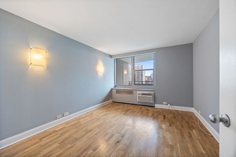Tiny photo for 555 W Cornelia Avenue #1904, Chicago, IL 60657 (MLS # 12412542)