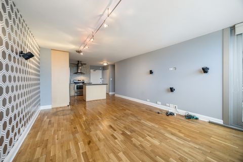 Tiny photo for 555 W Cornelia Avenue #1904, Chicago, IL 60657 (MLS # 12412542)