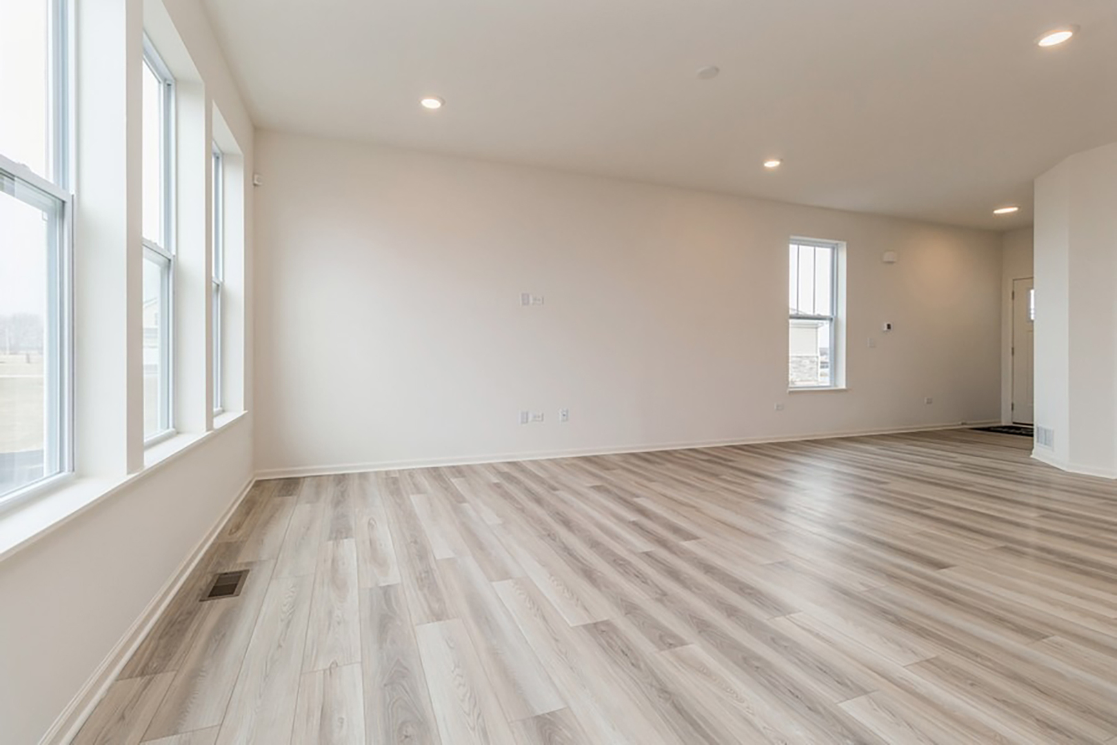347 Red Oak Circle 406
