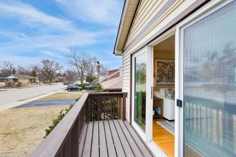 Tiny photo for 1220 N Maple Avenue, La Grange Park, IL 60526 (MLS # 12556674)