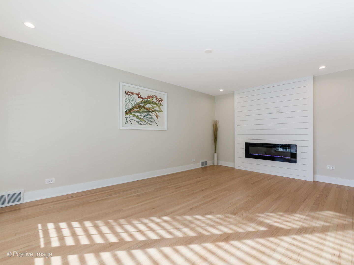 6207 N Hiawatha Avenue