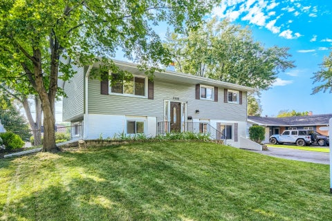 Tiny photo for 2050 Shepard Road, Hoffman Estates, IL 60169 (MLS # 12761026)