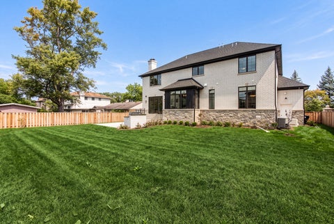 Tiny photo for 2301 Farrell Avenue, Park Ridge, IL 60068 (MLS # 12660557)