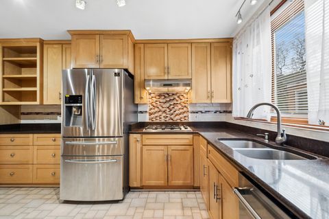 Tiny photo for 6020 N Landers Avenue, Chicago, IL 60646 (MLS # 12585324)