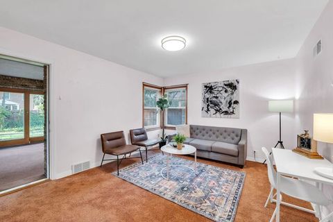 Tiny photo for 6020 N Landers Avenue, Chicago, IL 60646 (MLS # 12585324)