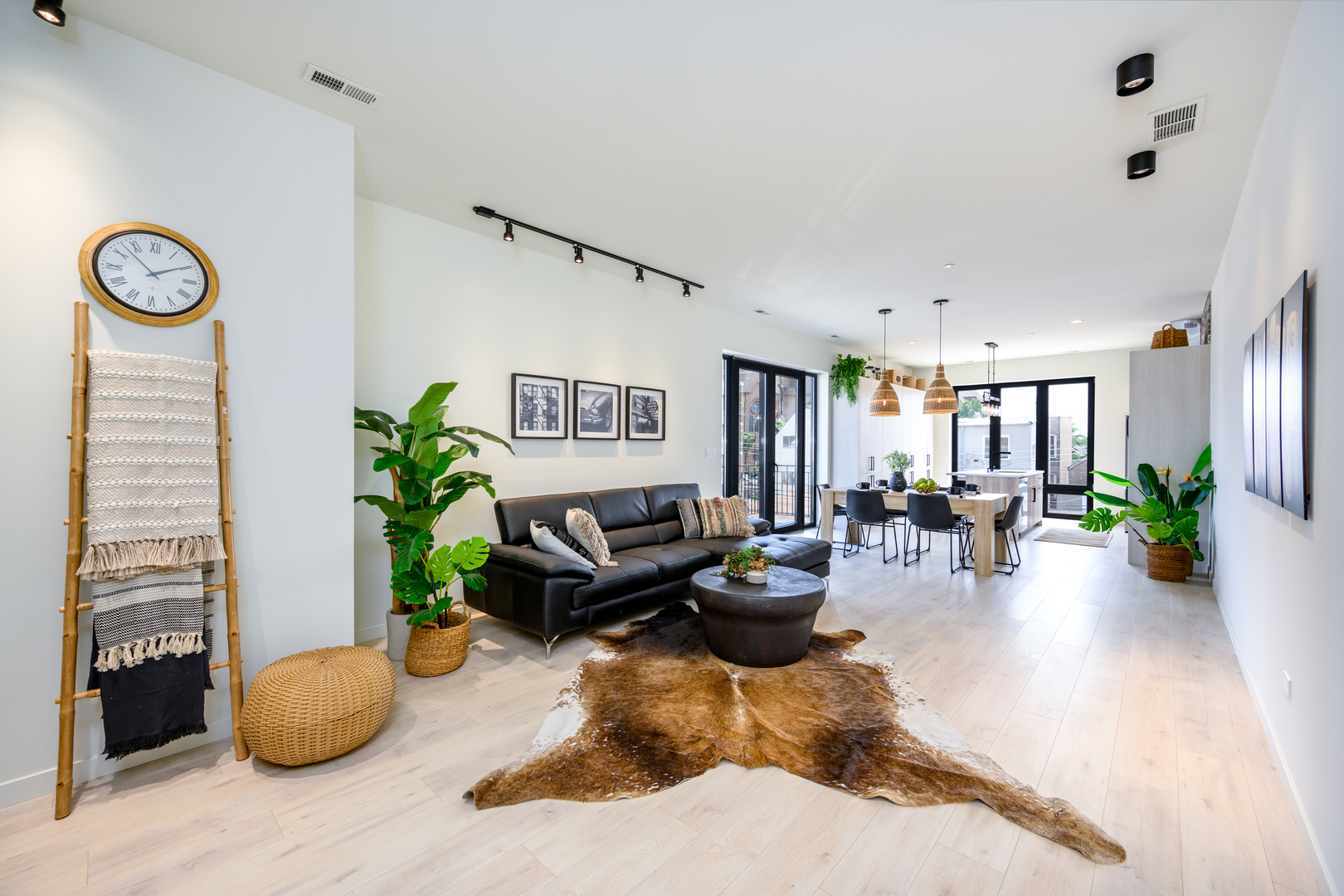 2135 W Cermak Road 1