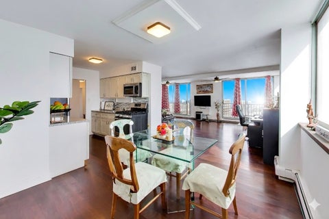 Tiny photo for 40 N Tower Road #16N, Oak Brook, IL 60523 (MLS # 12776016)