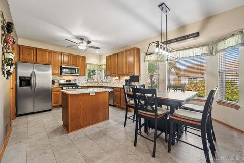 Tiny photo for 2523 Briarwood Court, Aurora, IL 60506 (MLS # 12480608)