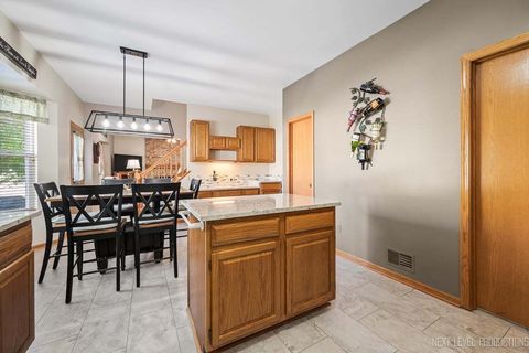 Tiny photo for 2523 Briarwood Court, Aurora, IL 60506 (MLS # 12480608)