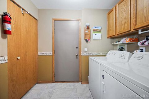 Tiny photo for 2523 Briarwood Court, Aurora, IL 60506 (MLS # 12480608)