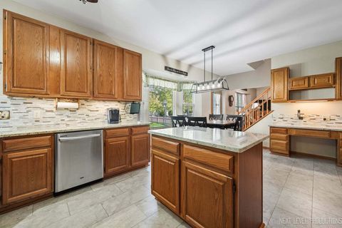 Tiny photo for 2523 Briarwood Court, Aurora, IL 60506 (MLS # 12480608)