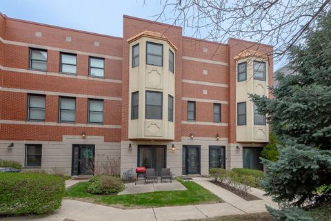 2340 W Adams Street 32 Chicago IL 60612