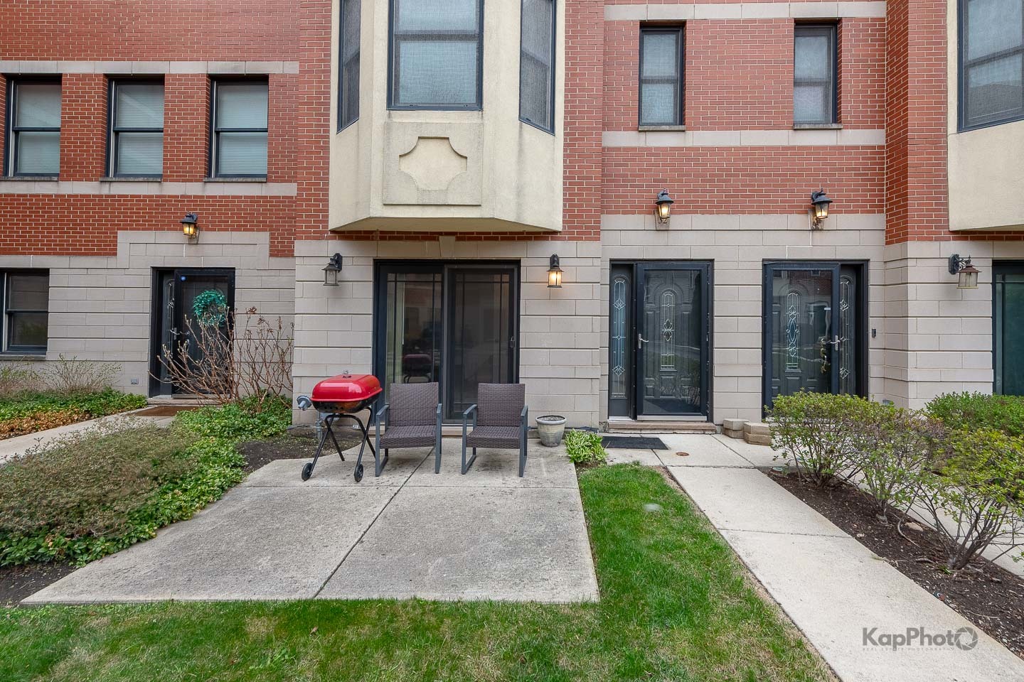 2340 W Adams Street 32
