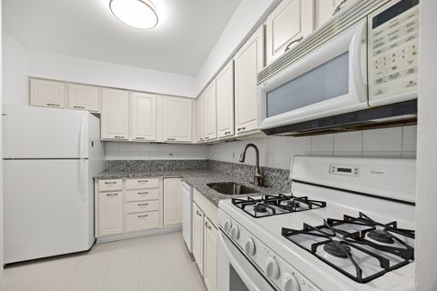 Tiny photo for 301 Chicago Avenue #3CW, Oak Park, IL 60302 (MLS # 12580115)