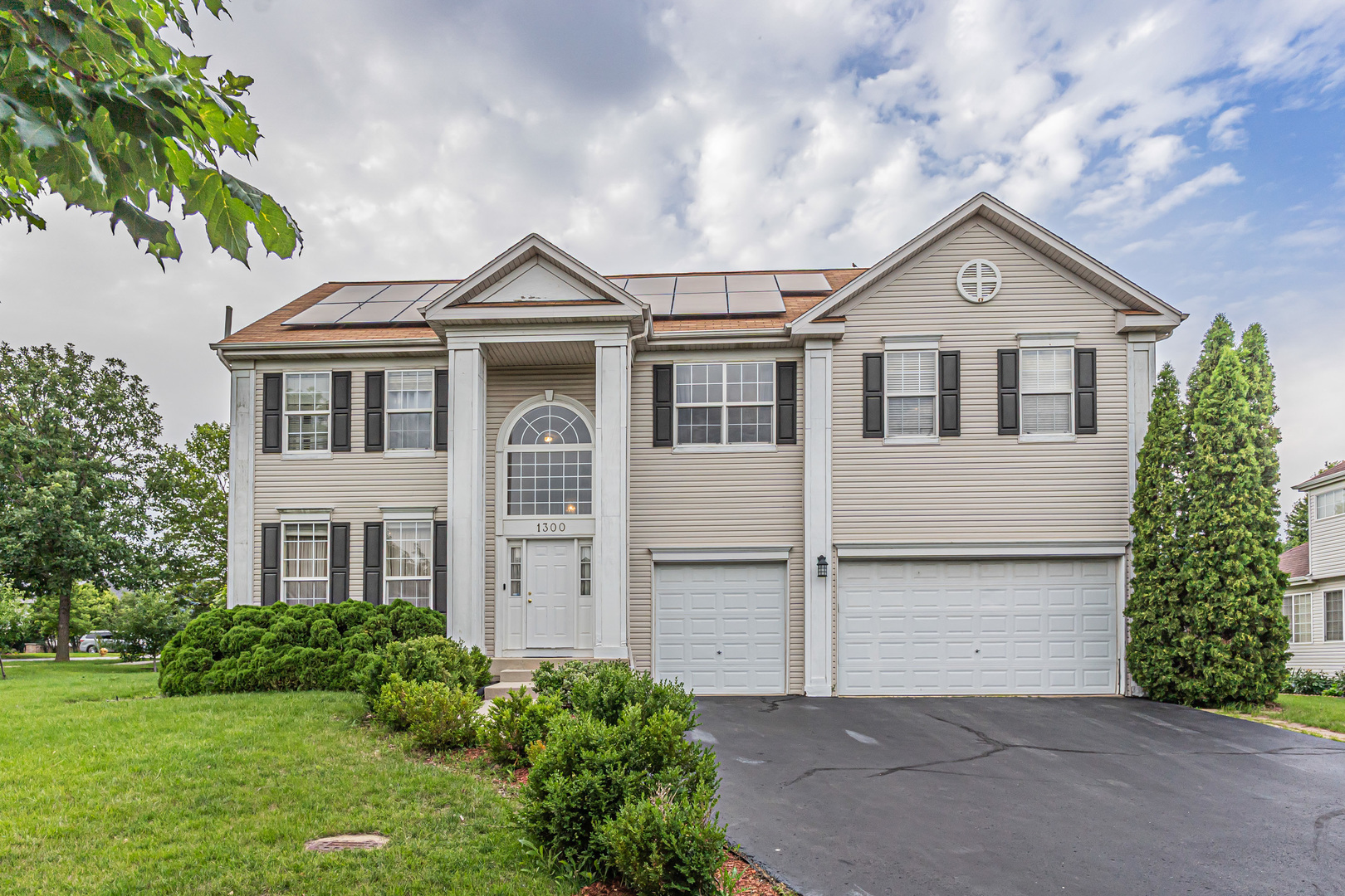 1300 Palisades Drive