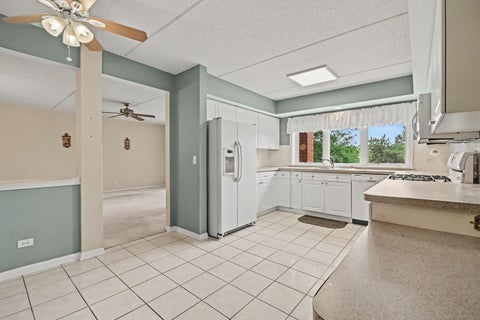 Tiny photo for 730 Creekside Drive #304, Mount Prospect, IL 60056 (MLS # 12735750)