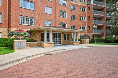 Tiny photo for 730 Creekside Drive #304, Mount Prospect, IL 60056 (MLS # 12735750)