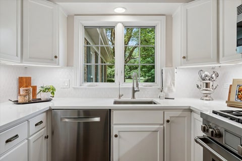 Tiny photo for 106 Carriage Road, North Barrington, IL 60010 (MLS # 12755975)