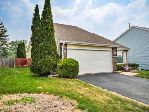 Tiny photo for 7061 Yorkshire Drive, Woodridge, IL 60517 (MLS # 12677687)