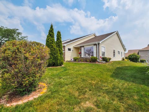 Tiny photo for 7061 Yorkshire Drive, Woodridge, IL 60517 (MLS # 12677687)