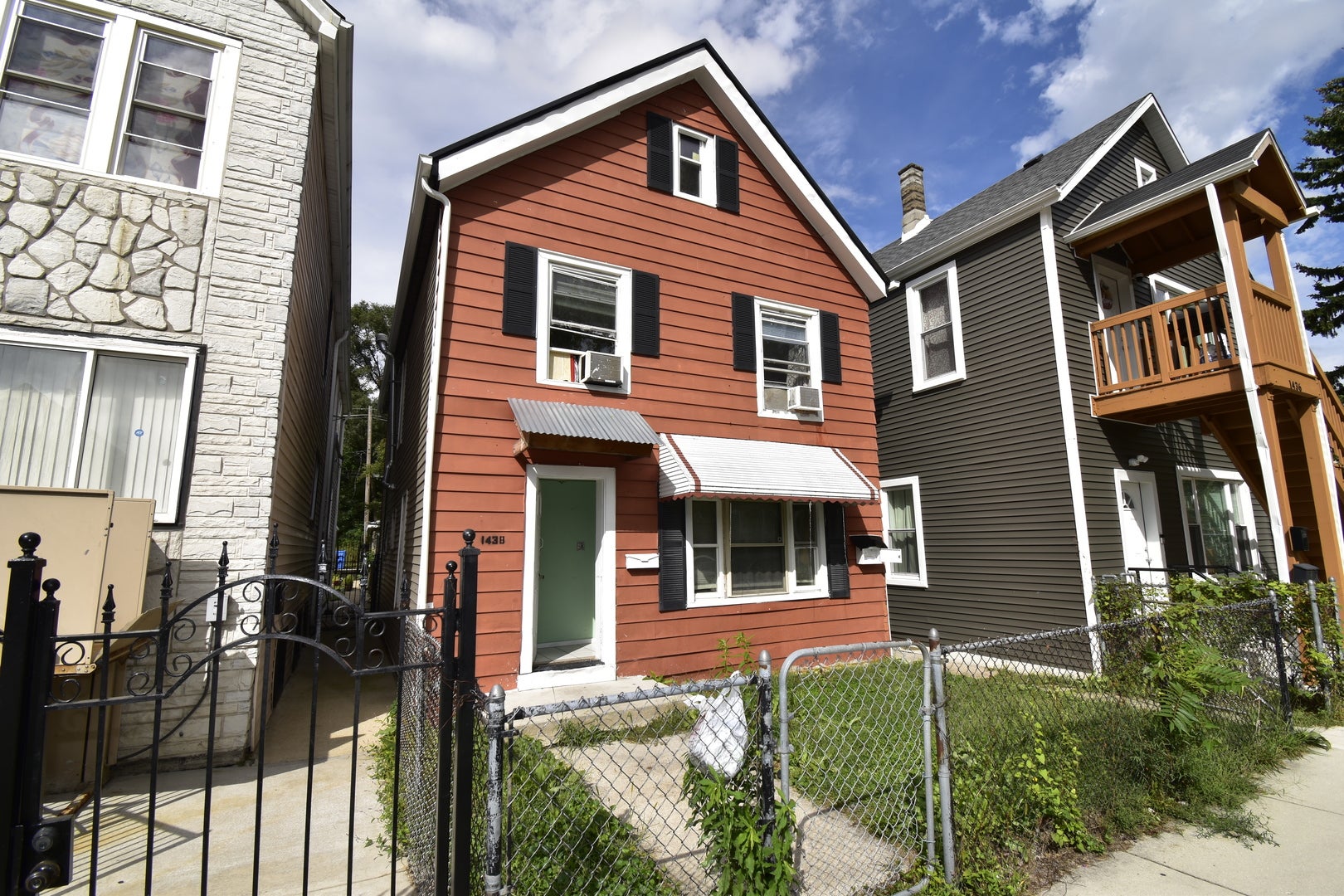 1438 W 49th Place