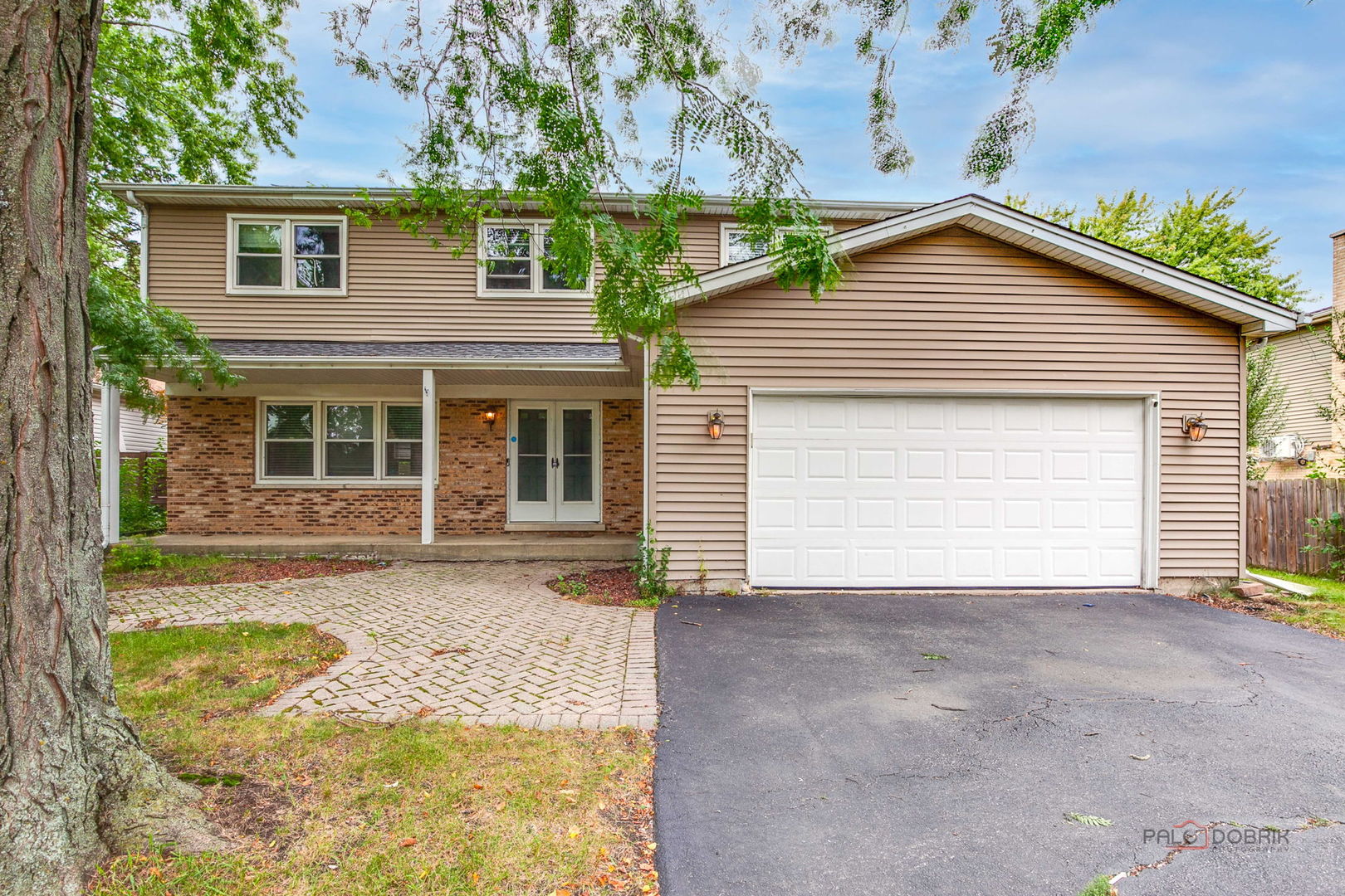 562 Applegate Lane