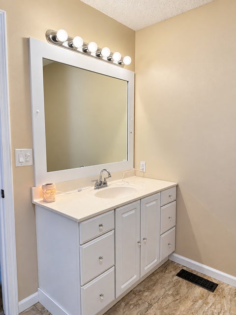 Tiny photo for 1203 White Pine Lane, Metropolis, IL 62960 (MLS # 12752040)