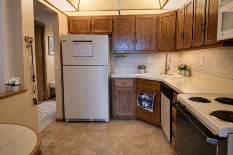 Tiny photo for 1503 Woodbridge Road #1D, Joliet, IL 60436 (MLS # 12578434)