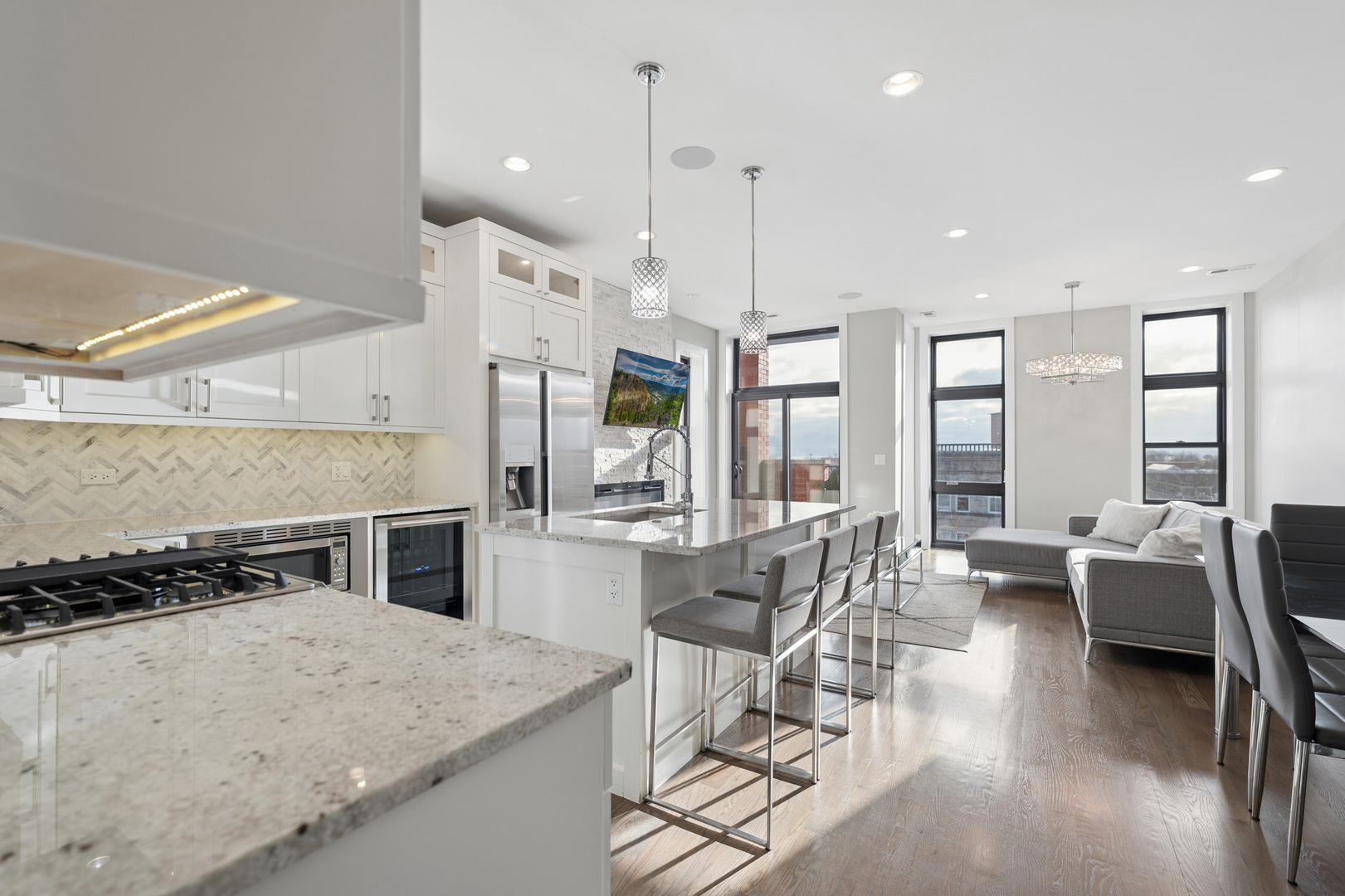 4220 S Ellis Avenue 4N