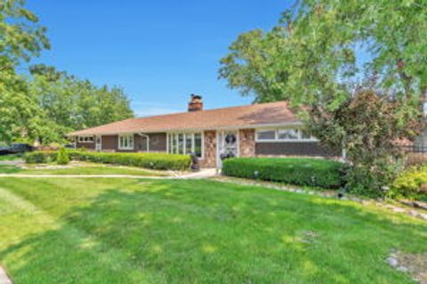 Tiny photo for 8001 Rutherford Avenue, Burbank, IL 60459 (MLS # 12433744)