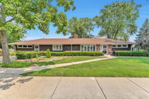 Tiny photo for 8001 Rutherford Avenue, Burbank, IL 60459 (MLS # 12433744)