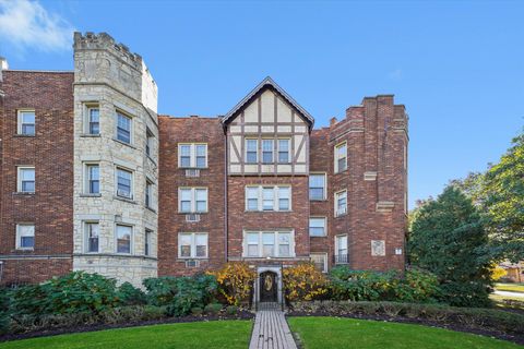 Photo of 10909 S Longwood Drive #3, Chicago, IL 60643 (MLS # 12531701)