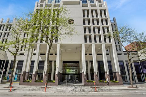 Photo of 1122 N Clark Street #3905, Chicago, IL 60610 (MLS # 12625626)