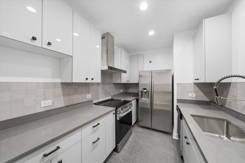 Tiny photo for 680 N Lake Shore Drive #325, Chicago, IL 60611 (MLS # 12784499)