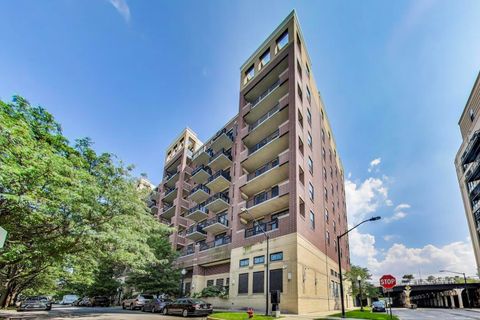 Photo of 833 W 15th Place #606W, Chicago, IL 60608 (MLS # 12513093)