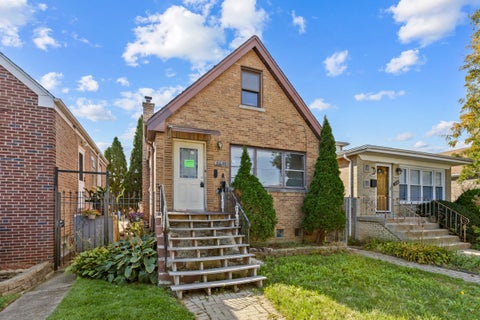 Photo of 3607 W 58th Street, Chicago, IL 60629 (MLS # 12787194)