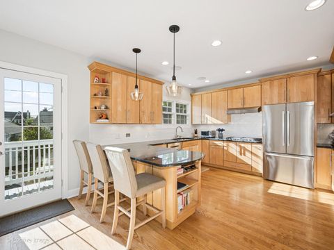 Tiny photo for 29 Waverly Avenue, Clarendon Hills, IL 60514 (MLS # 12493714)