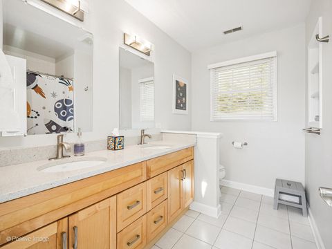 Tiny photo for 29 Waverly Avenue, Clarendon Hills, IL 60514 (MLS # 12493714)