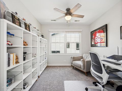 Tiny photo for 29 Waverly Avenue, Clarendon Hills, IL 60514 (MLS # 12493714)