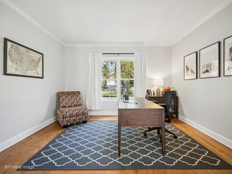 Tiny photo for 29 Waverly Avenue, Clarendon Hills, IL 60514 (MLS # 12493714)