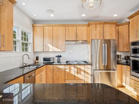 Tiny photo for 29 Waverly Avenue, Clarendon Hills, IL 60514 (MLS # 12493714)