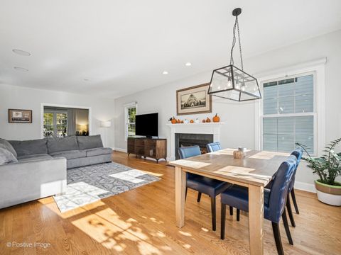 Tiny photo for 29 Waverly Avenue, Clarendon Hills, IL 60514 (MLS # 12493714)