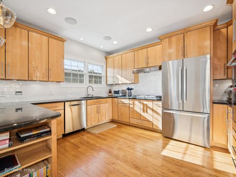 Tiny photo for 29 Waverly Avenue, Clarendon Hills, IL 60514 (MLS # 12493714)