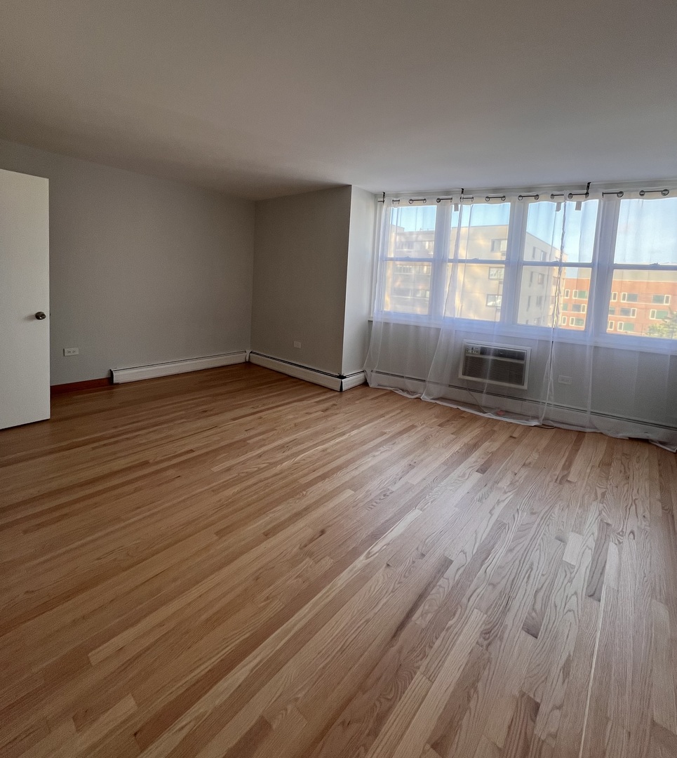 6325 N Sheridan Road 606